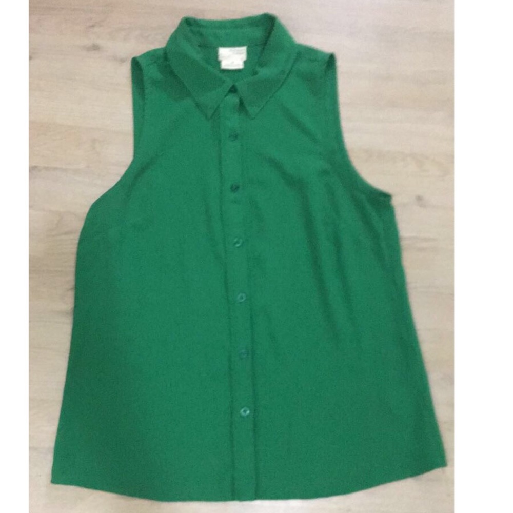 Emerald Green Sleeveless Button Down